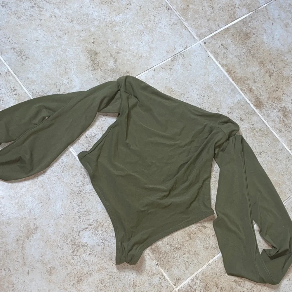 ALIX size S bodysuit - Picture 2 of 6